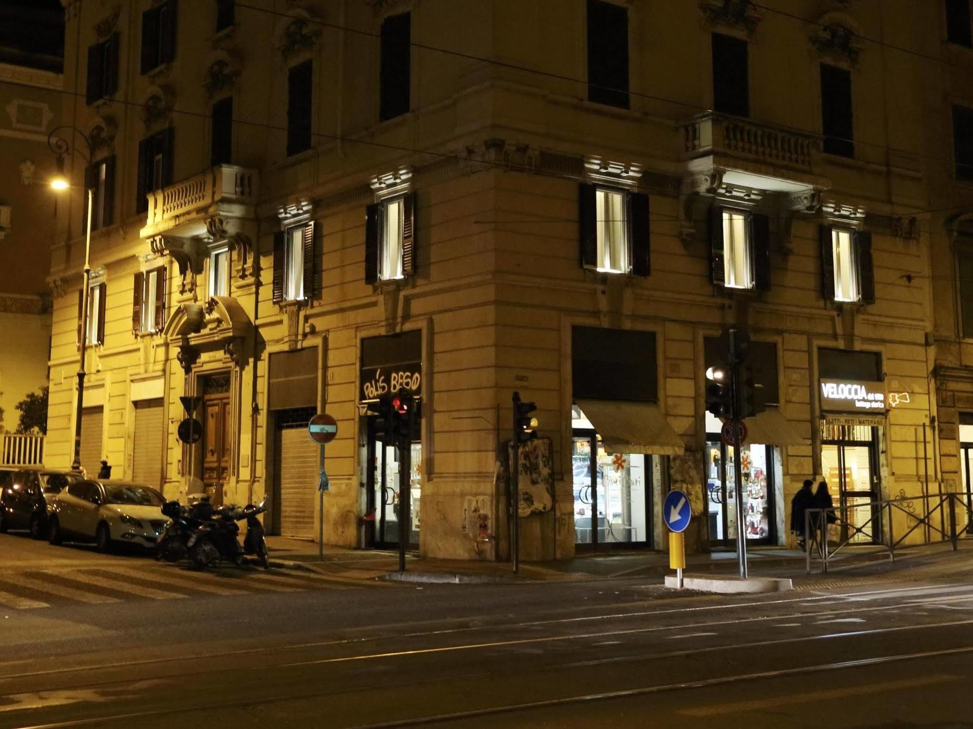 Tullia And Prisca Relais Guest House Rome Exterior photo